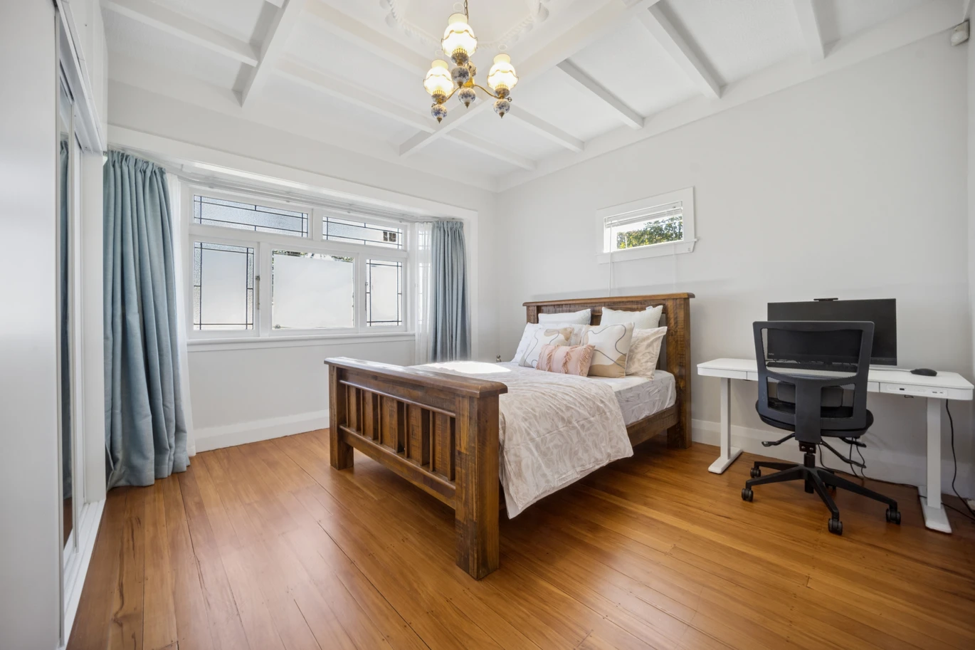 Move–in ready, Renovated 3 beds 1.5 bath house on 468m2 section, Royal Oak shopping centre and Three Kings Woolworths are close by. Iconic Monte Cecilia Park and One Tree Hill are nearby, easy motorway access, 1A Vagus Place, Royal Oak, Auckland