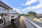 Macleans College zone, 190m2 3 beds 2 baths house with double garage, close to Mellons Bay Beach , MacDonald Walkway and Mcleay Reserve, Howick Village, zoned for Mellons Bay School, Bucklands Beach Intermediate, and Macleans College, 2/9 Colmar Road, Mellons Bay, Auckland