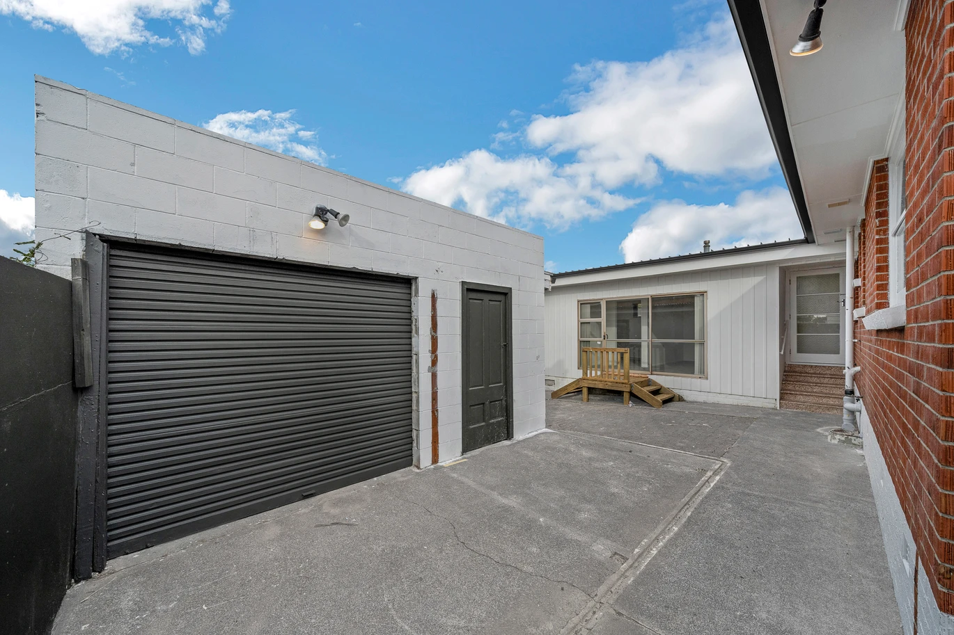 144m2 Renovated, Brick and tile 4 beds 2 baths house with garage on 614m2 section, move-in ready, close to schools, parks, shops supermarkets, 5 Wordsworth Road Manurewa, Auckland