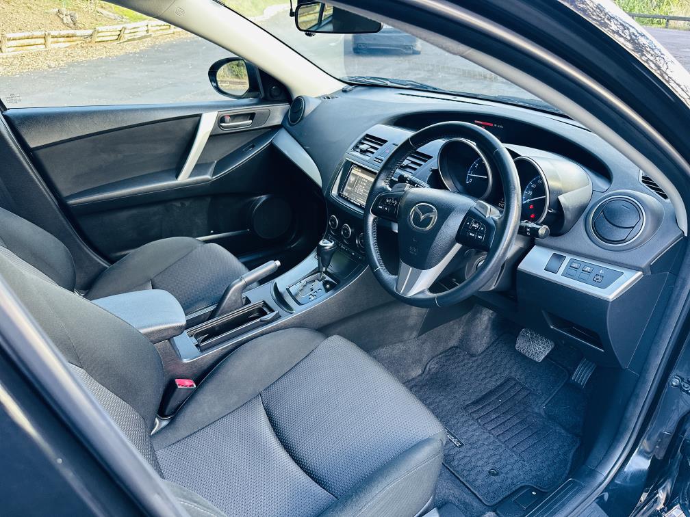 2013 Mazda Axela 20S SPORTS !! SKYACTIVE ENGINE !! Hatchback Tiptronic, Black, 5 seats, New Import, Petrol, 2,000 cc, 64,055 km