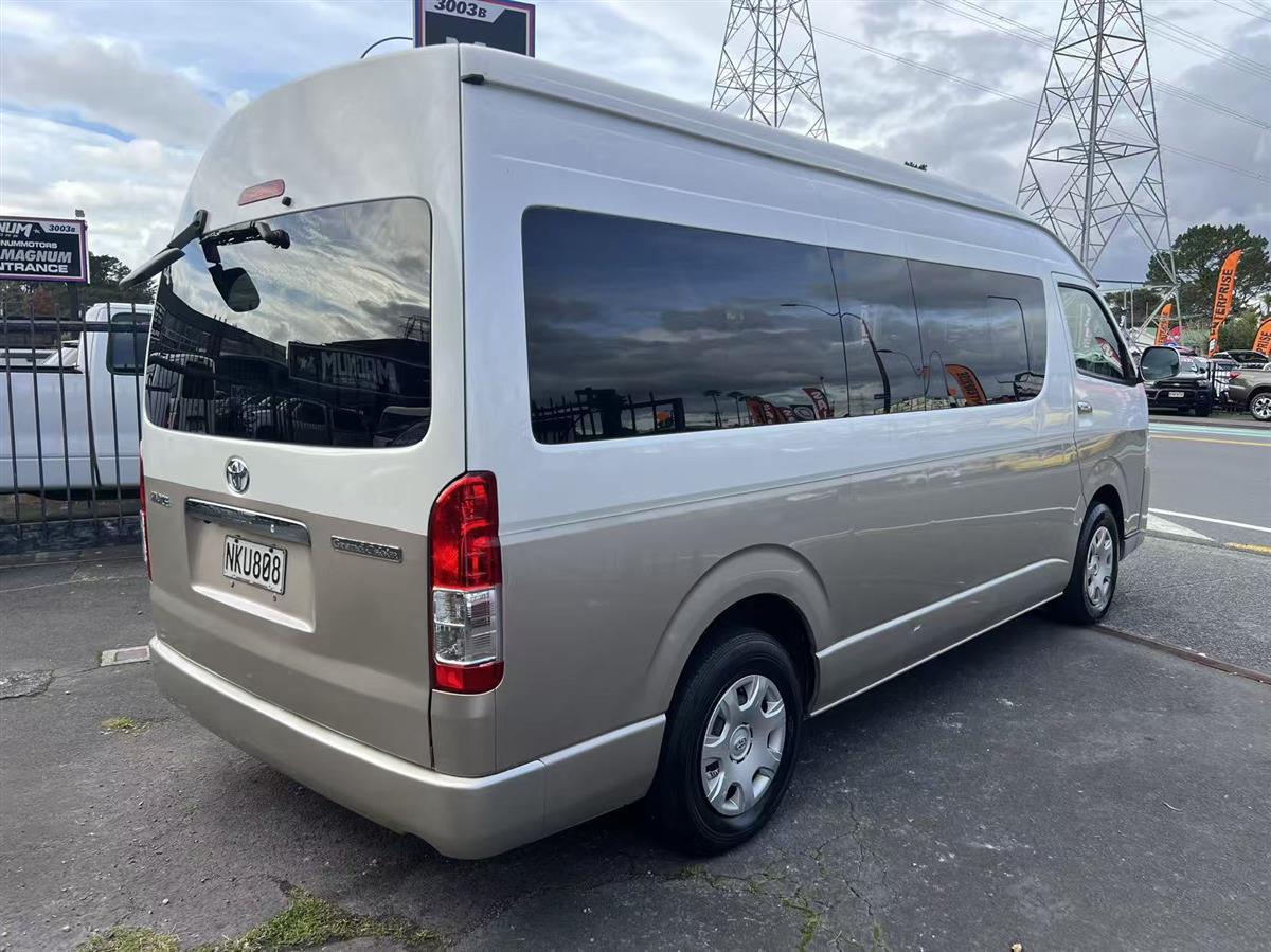 2017 Toyota Hiace Van Automatic, 10 seats, Minibus, Petrol, 2,690 cc, 149,093 km