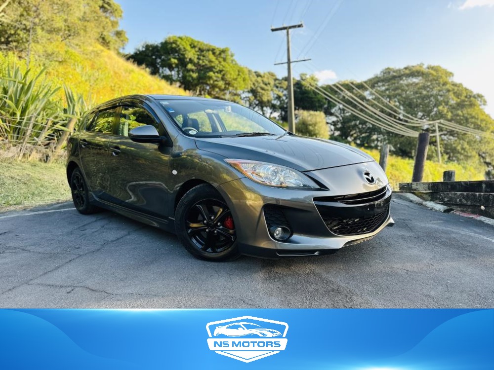 2012 Mazda Axela SPORTS !! Hatchback Tiptronic, Grey, 5 seats, New Import, Petrol, 1,500 cc, 17,565 km