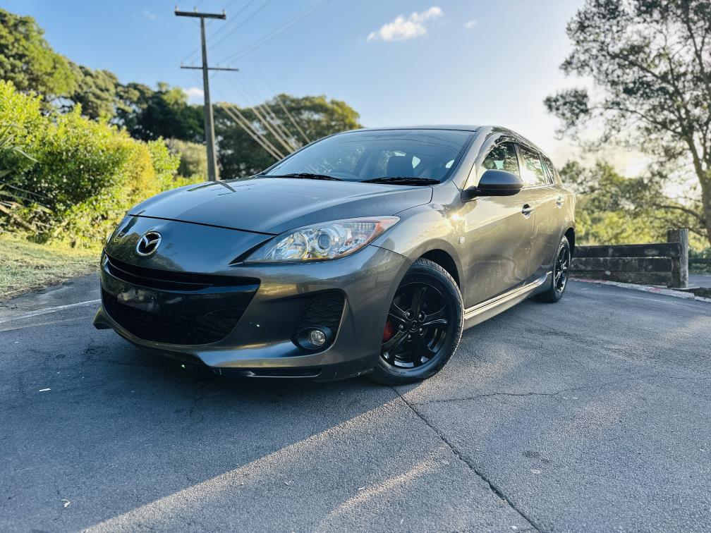 2012 Mazda Axela SPORTS !! Hatchback Tiptronic, Grey, 5 seats, New Import, Petrol, 1,500 cc, 17,565 km