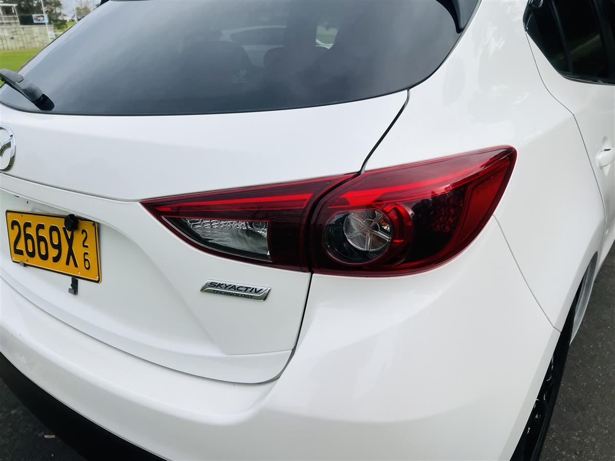 2014 Mazda Axela 1.5 S SKYACTIV CRUISE CONTROL Hatchback Automatic, 5 seats, Petrol, 1,500 cc, 46,103 km