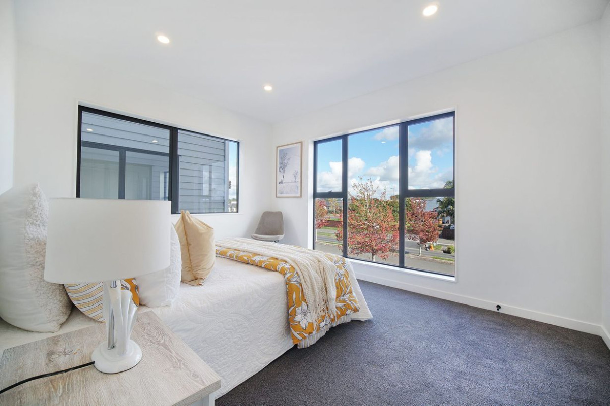 Freehold 5 beds 3.5 baths home with car park, Located close to schools, shops, easy motorway access, 149 Bremner Road, Drury, Auckland
