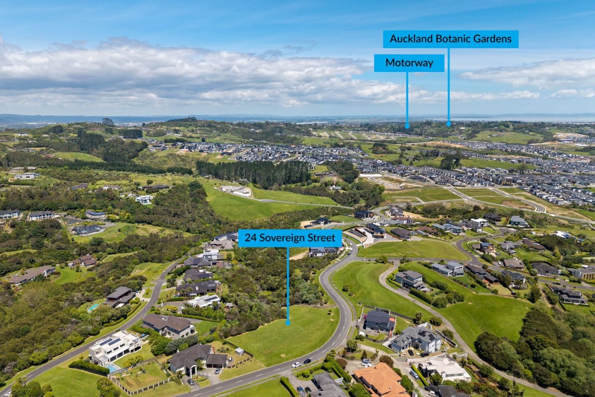Vendors relocating overseas, 1716m2 Lifestyle section, 4.4 km to Ormiston town centre, 24 Sovereign Street, Flat Bush, Auckland
