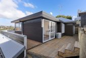Macleans College zone, 190m2 3 beds 2 baths house with double garage, close to Mellons Bay Beach , MacDonald Walkway and Mcleay Reserve, Howick Village, zoned for Mellons Bay School, Bucklands Beach Intermediate, and Macleans College, 2/9 Colmar Road, Mellons Bay, Auckland