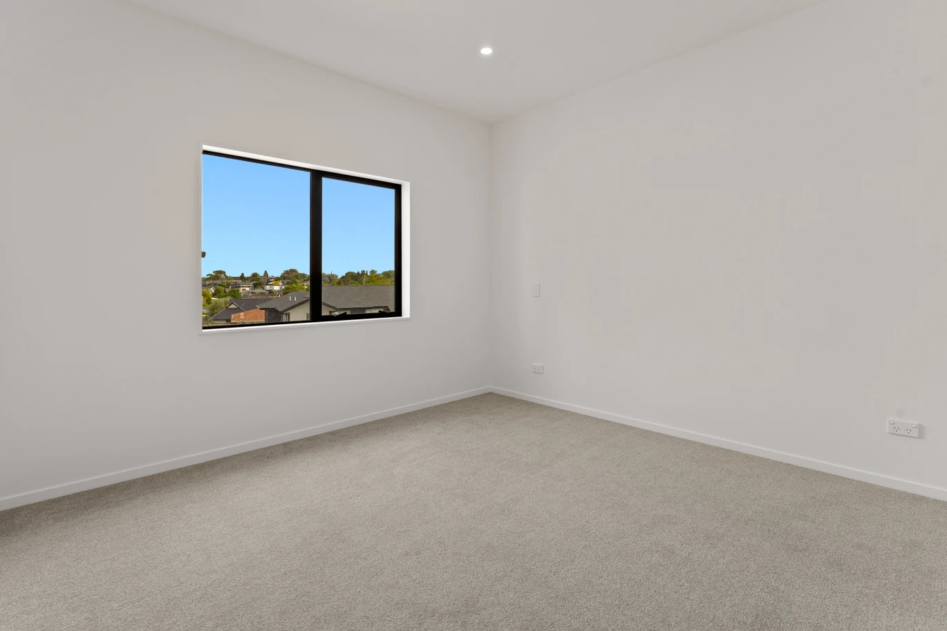 3 beds 2.5 baths home with garage, close to schools, shopping centres, 19D Vida Place, Howick, Auckland