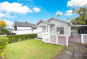 Sea views, Next to a seaside reserve, 123m2 3 beds 2 baths house with double garage, zoned for Blockhouse Bay School, Blockhouse Bay Intermediate, Lynfield College, and Green Bay High School, 51 Taunton Terrace, Blockhouse Bay, Auckland