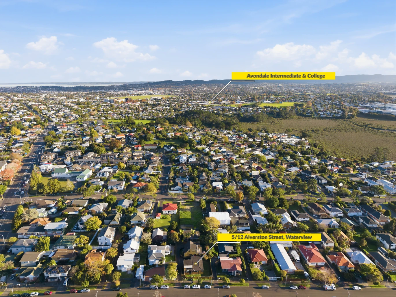 140m2 4 beds 2 baths house with garage, close to schools, reserves, motorway access, 5/12 Alverston Street, Waterview, Auckland