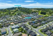 For rent, 4 beds 3 baths house with double garage, Available on 8th June, 74 Baverstock Road, Flat Bush, Auckland