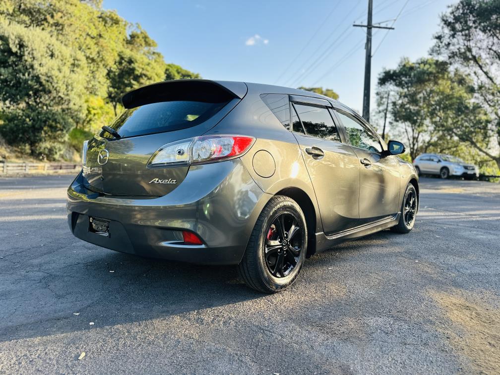 2012 Mazda Axela SPORTS !! Hatchback Tiptronic, Grey, 5 seats, New Import, Petrol, 1,500 cc, 17,565 km