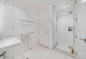 Double Grammar school zone, Liquidating sale, 65m2 1 bed + flexi room 1 bath 1 car park apartment, monment from Cornwall Park and One Tree Hill, zoned for Auckland Grammar and Epsom Girls Grammar school, 106/223B Green Lane West, Epsom, Auckland