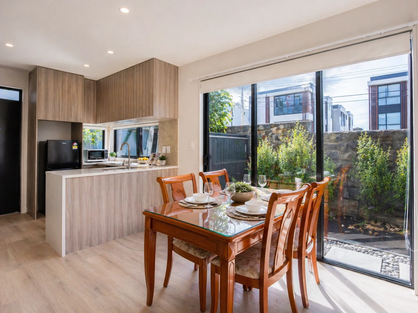 Must sell, Motivated Overseas vendor, Double Grammar school zone, 3 beds 2.5 baths home with garage, Zoned for and within close proximity to Epsom Girls Grammar School and Auckland Grammar School, just minutes from Westfield Newmarket, motorway connections, 8/26 Owens Road, Epsom, Auckland