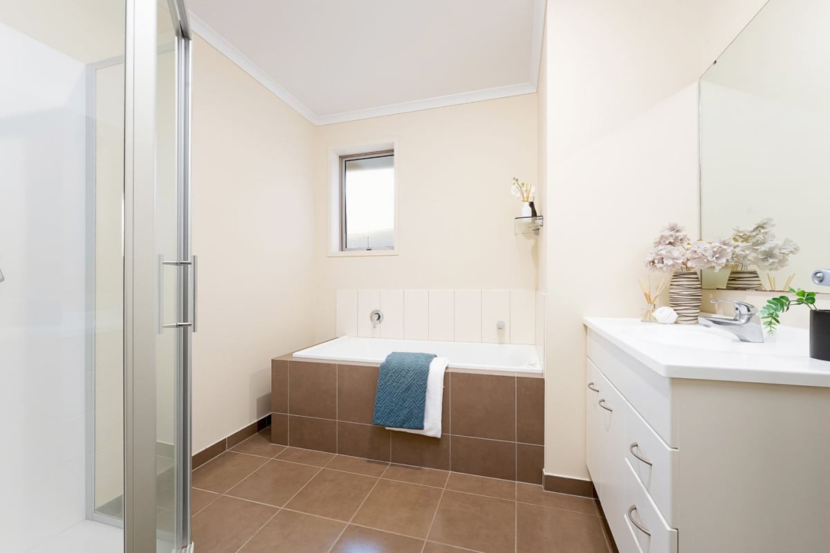 120m2 Brick and tile 3 beds 2 baths house with garage on 351m2 section, just moments from Glen Eden’s vibrant village centre with its array of cafes, shops, and supermarkets. The Glen Eden train station, Zoned for local schools including Glen Eden School and near popular parks like Parrs Park, 23 Anna Lane, Glen Eden, Auckland