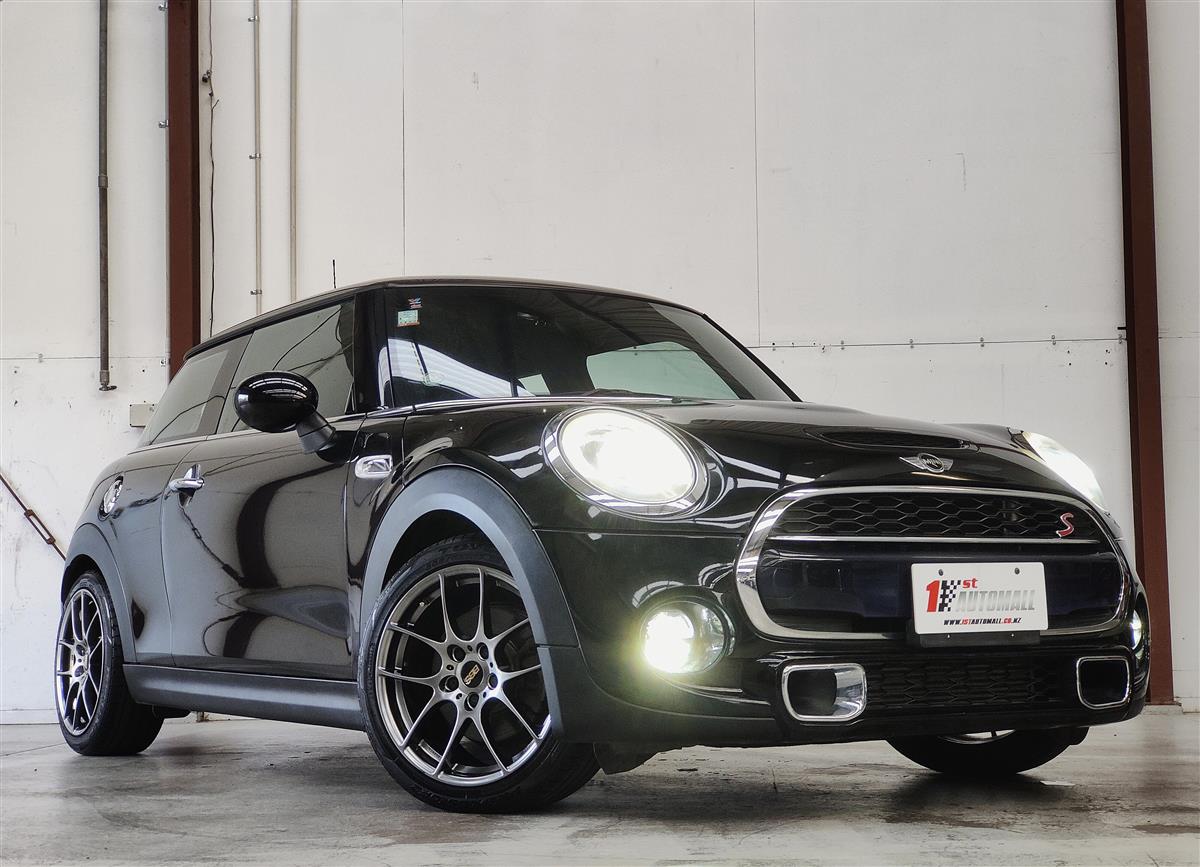 2014 MINI Cooper S Turbo /BBS WHEELS/GRADE 4 Hatchback Automatic, Midnight Black Metallic, 5 seats, New Import, 2,000 cc, 33,858 km