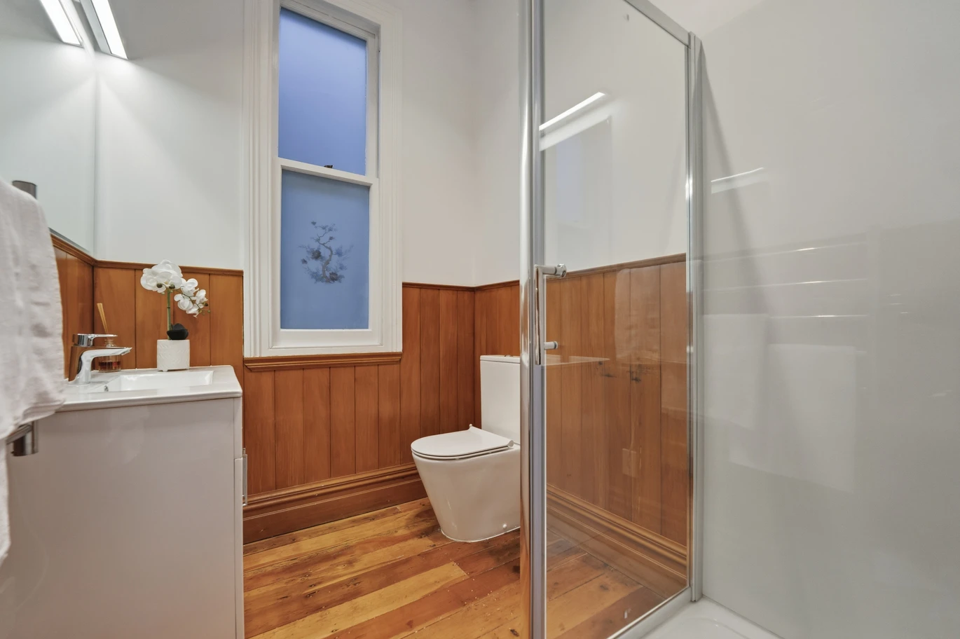 683m2 section, Triple Grammar school Zone, Modernised Classic 4 beds 2 baths house with double garage, zoned for Auckland Grammar School, Epsom Girls Grammar School, and Mount Albert Grammar School, within walking distance to the village, cafés, and top schools, 22 Ashton Road Mount Eden, Auckland