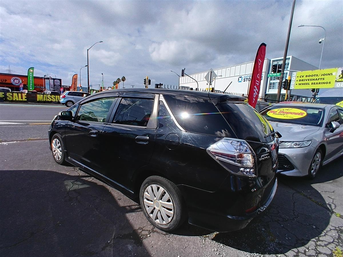 2013 Honda Fit SHUTTLE HYBRID Hatchback Automatic, Black 5 seats, 1,339 cc, 141,678 km