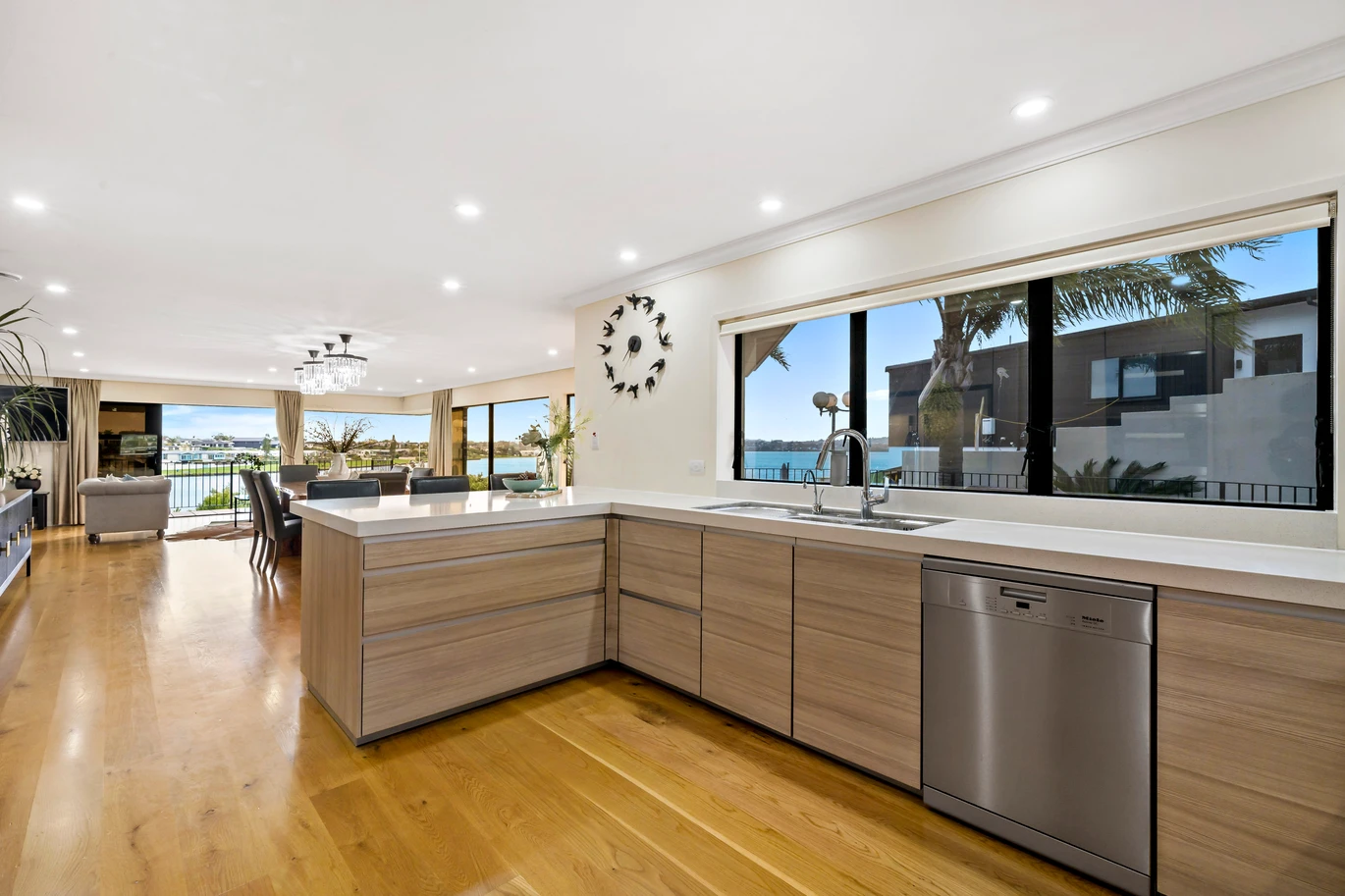 Overseas Vendor Must sell, 720m2 Sea views 5 beds 5 baths house with triple garage and A self-contained guest wing, car room, music room, office, swimming pool, the full-sized tennis court. A sauna, private gym, and children’s playground, direct beach access from the backyard for sunrise kayaking, moments from Half Moon Bay’s shops, 38 Venus Place, Half Moon Bay, Auckland