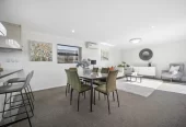 Standalone 4 beds 2.5 baths home with garage, close to schools, shopping centres, parks, easy motorway access, 52B Kimpton Road Papatoetoe, Auckland