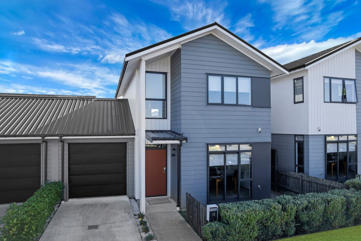 124m2 2 beds 1.5 baths house with garage and backyard on 215m2 section, Enjoy a short walk to local schools, kindergartens, and reserves, with easy access to the motorway and Pukekohe township, 12 Hoiho Road, Pukekohe, Auckland