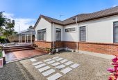 Vendor relocating overseas, 170m2 4 beds 2.5 baths house on 612m2 section, Direct access to the neighbouring reserve and playground, Walking distance to Pinehurst School and Kristin School, Close to Albany shopping, dining, public transport and motorway access, 33 Northwood Avenue, Albany, , Auckland