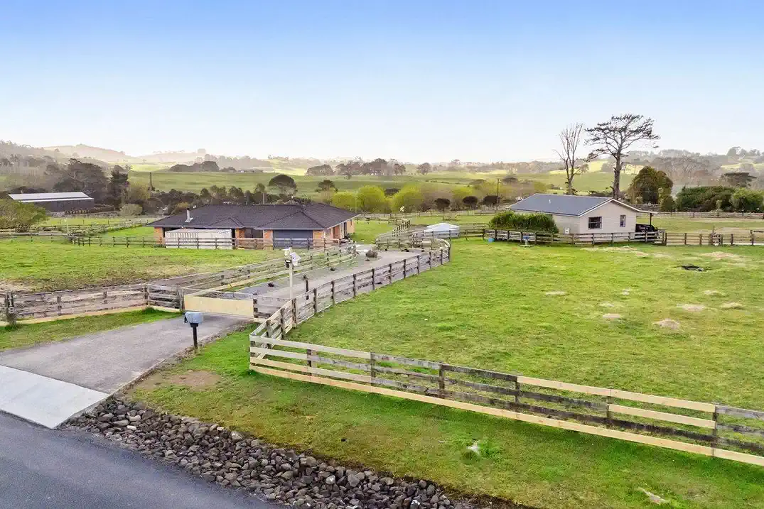Home and Income on 3.9172ha section, 4 beds 2 baths main home, Standalone 2 beds 1 bath minor dwelling with its own access, triple road frontage, with fenced paddocks, a nearly new 185 metre deep underground water bore, a hay barn/shed, and dual driveways, within walking distance to Taupaki School and kindergarten, and just a short drive to Kumeu Town, 118 Cottle Road, Taupaki, Auckland