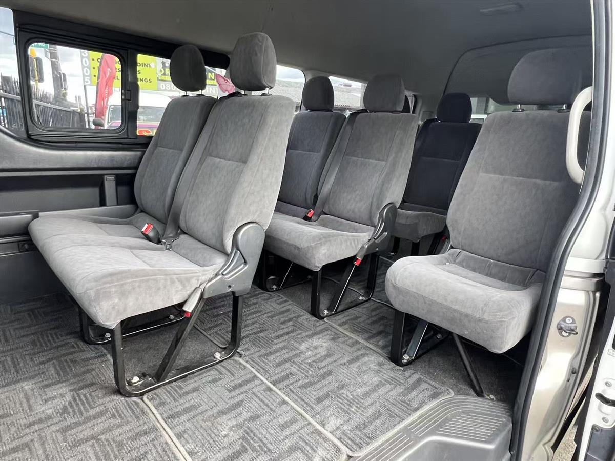 2017 Toyota Hiace Van Automatic, 10 seats, Minibus, Petrol, 2,690 cc, 149,093 km