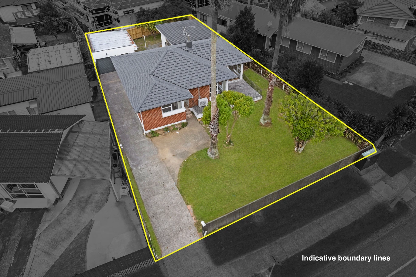 144m2 Renovated, Brick and tile 4 beds 2 baths house with garage on 614m2 section, move-in ready, close to schools, parks, shops supermarkets, 5 Wordsworth Road Manurewa, Auckland