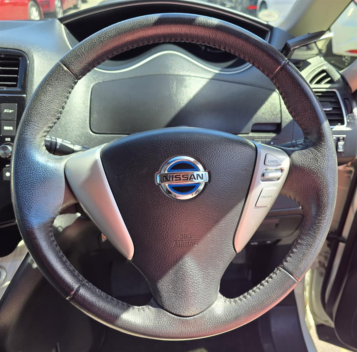 2014 Nissan Serena **S-Hybrid**Cruise Control**Leather Seats**Electric Doors**Reversing Camera**Lane Assist** Van Automatic, 8 seats, Hybrid, 1,997 cc, 119,789 km