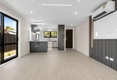 For rent, No smokers, Standalone 4 beds 2.5 baths home with garage, Available 12th June, 4/53 Hutchinsons Road, Bucklands Beach, Auckland