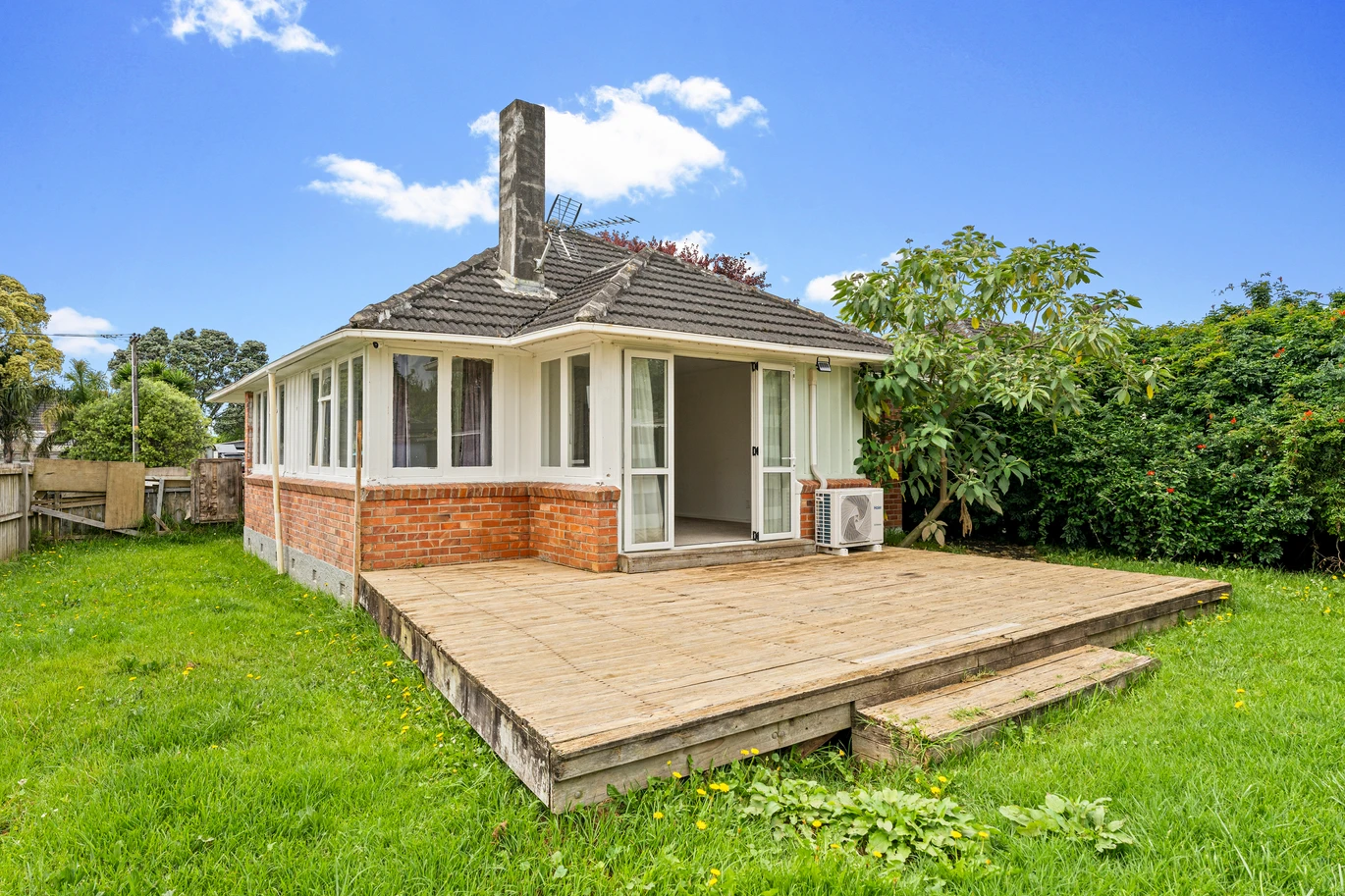 908m2 section with RC Approved 6-Dwelling, 3 beds 1 bath house, Just a short stroll to Queen Street Panmure for shopping, cafés and dining, 3 Kahu Road Panmure, Auckland