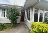 For rent, 3 beds 1 bath house with garage, Available from 5th June, Te Atatu Peninsula, Auckland