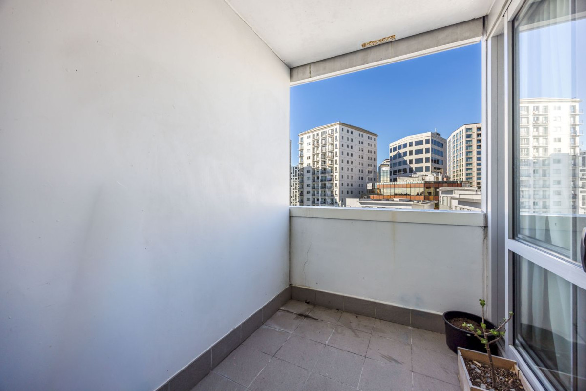 Overseas Owner wants it go, Auckland Girls Grammar school zone, 40m2 Leasehold 1 bed 1 bath apartment, Instant rental income; the tenant wants to stay on, asking Asking Price $79,000, Make an offer, 9C/15 City Road, Auckland Central, Auckland