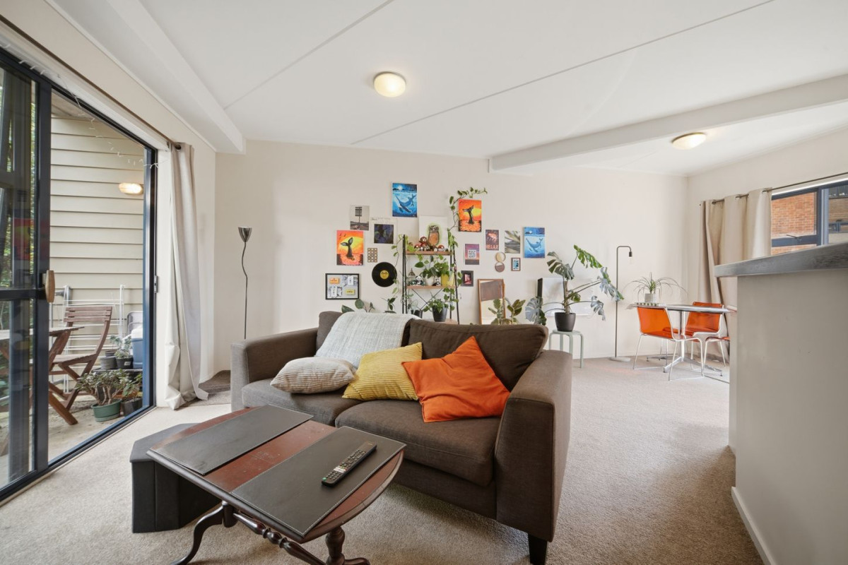 Auckland Girls Grammar school zone, 88m2 Freehold 2 beds 1 bath 1 car park apartment, with a brick and weatherboard exterior, The bathroom features a separate bath and shower, and has been recently refreshed, including new heating and an automatic ventilation system. close to CBD, Newmarket, Mt Eden, motorway access, 2B/40 Charlotte Street, Eden Terrace, Auckland
