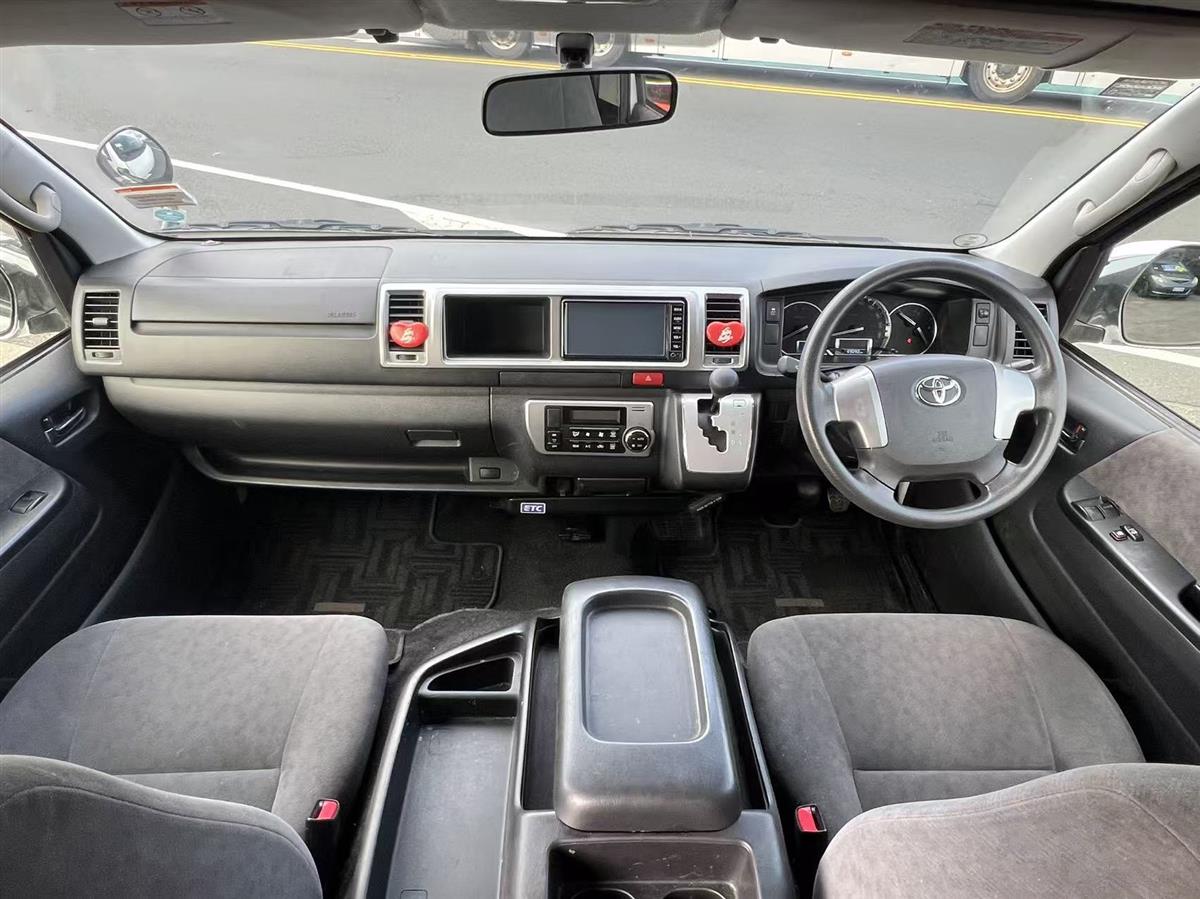 2017 Toyota Hiace Van Automatic, 10 seats, Minibus, Petrol, 2,690 cc, 149,093 km