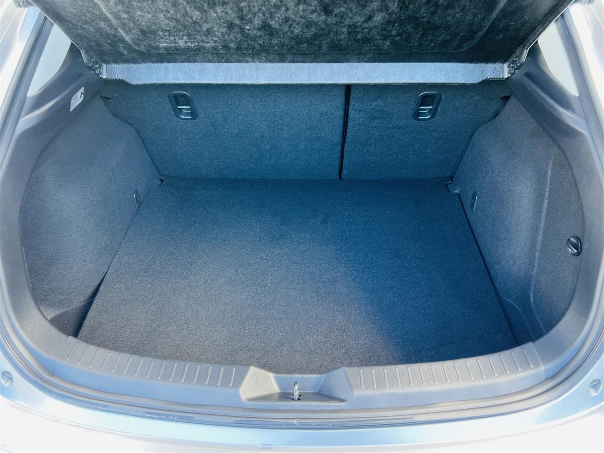 2015 Mazda Axela SKYACTIV Hatchback Automatic, Silver, 5 seats, Petrol, 1,500 cc, 30,063 km