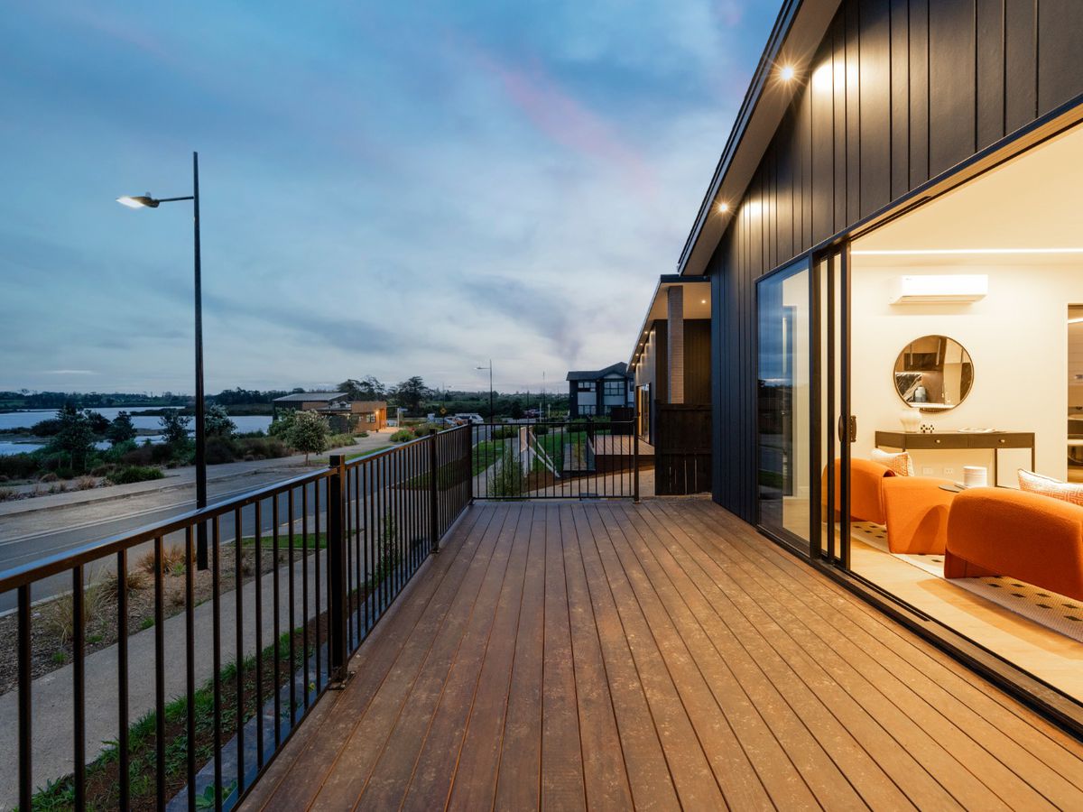 For rent, No Pet, No smoker. 4 beds + study room 2 baths house with double garage and Waterfront Views, Available Now, 28 Evergreen Parade, Karaka, Auckland