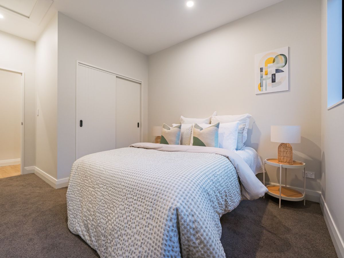 For rent, No Pet, No smoker. 4 beds + study room 2 baths house with double garage and Waterfront Views, Available Now, 28 Evergreen Parade, Karaka, Auckland