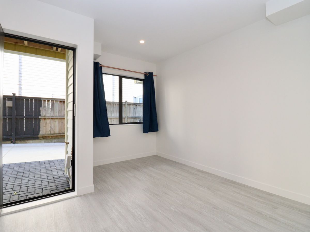 For rent, 4 beds 3 baths townhouse with garage, Available on Sun 14th Jun, We welcome new immigrants and families on WINZ benefits, Mount Wellington, Auckland