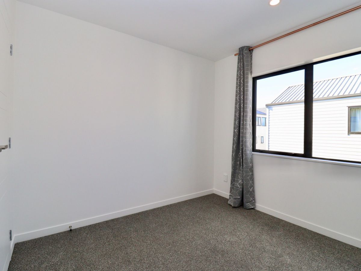 For rent, 4 beds 3 baths townhouse with garage, Available on Sun 14th Jun, We welcome new immigrants and families on WINZ benefits, Mount Wellington, Auckland