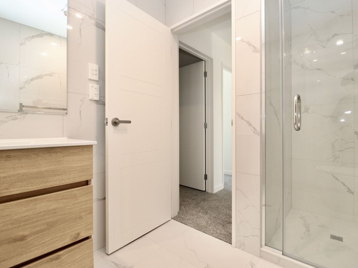 For rent, 4 beds 3 baths townhouse with garage, Available on Sun 14th Jun, We welcome new immigrants and families on WINZ benefits, Mount Wellington, Auckland