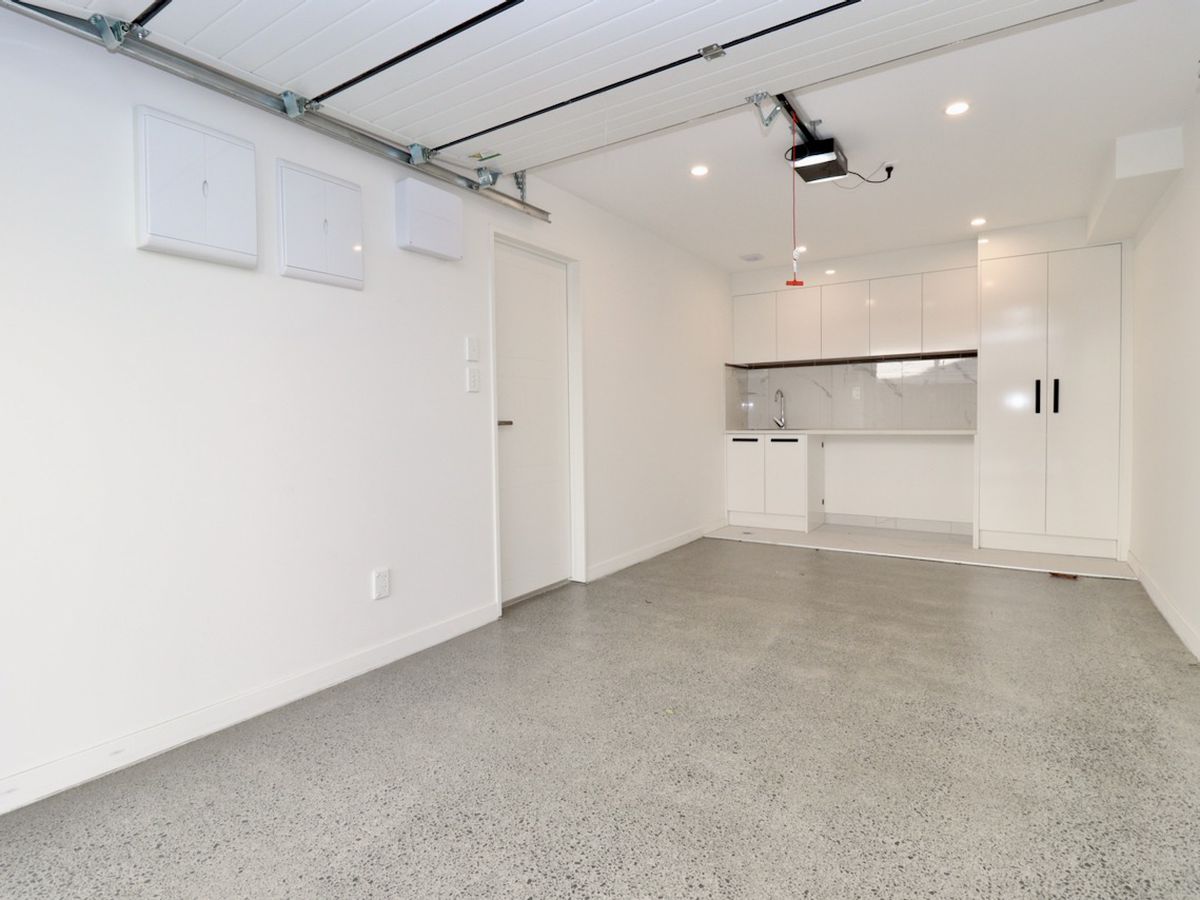 For rent, 4 beds 3 baths townhouse with garage, Available on Sun 14th Jun, We welcome new immigrants and families on WINZ benefits, Mount Wellington, Auckland