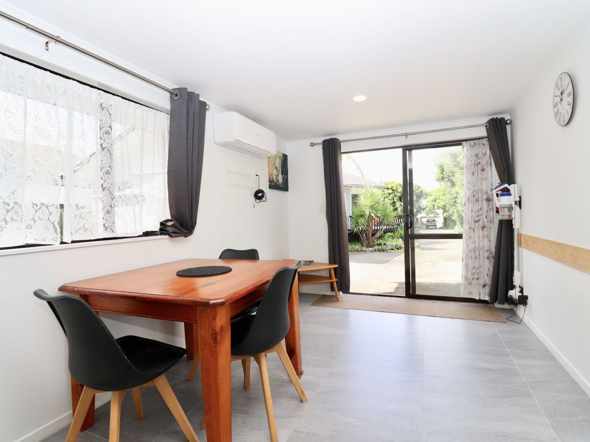 For rent, Fully Renovated 1 bed 1 bath home with 2 car parks, Available now., 71A Casuarina Road , Half Moon Bay, Auckland