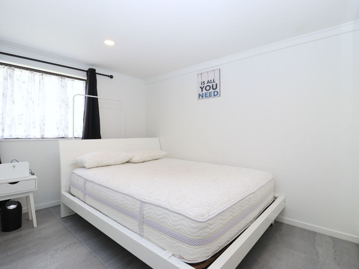 For rent, Fully Renovated 1 bed 1 bath home with 2 car parks, Available now., 71A Casuarina Road , Half Moon Bay, Auckland