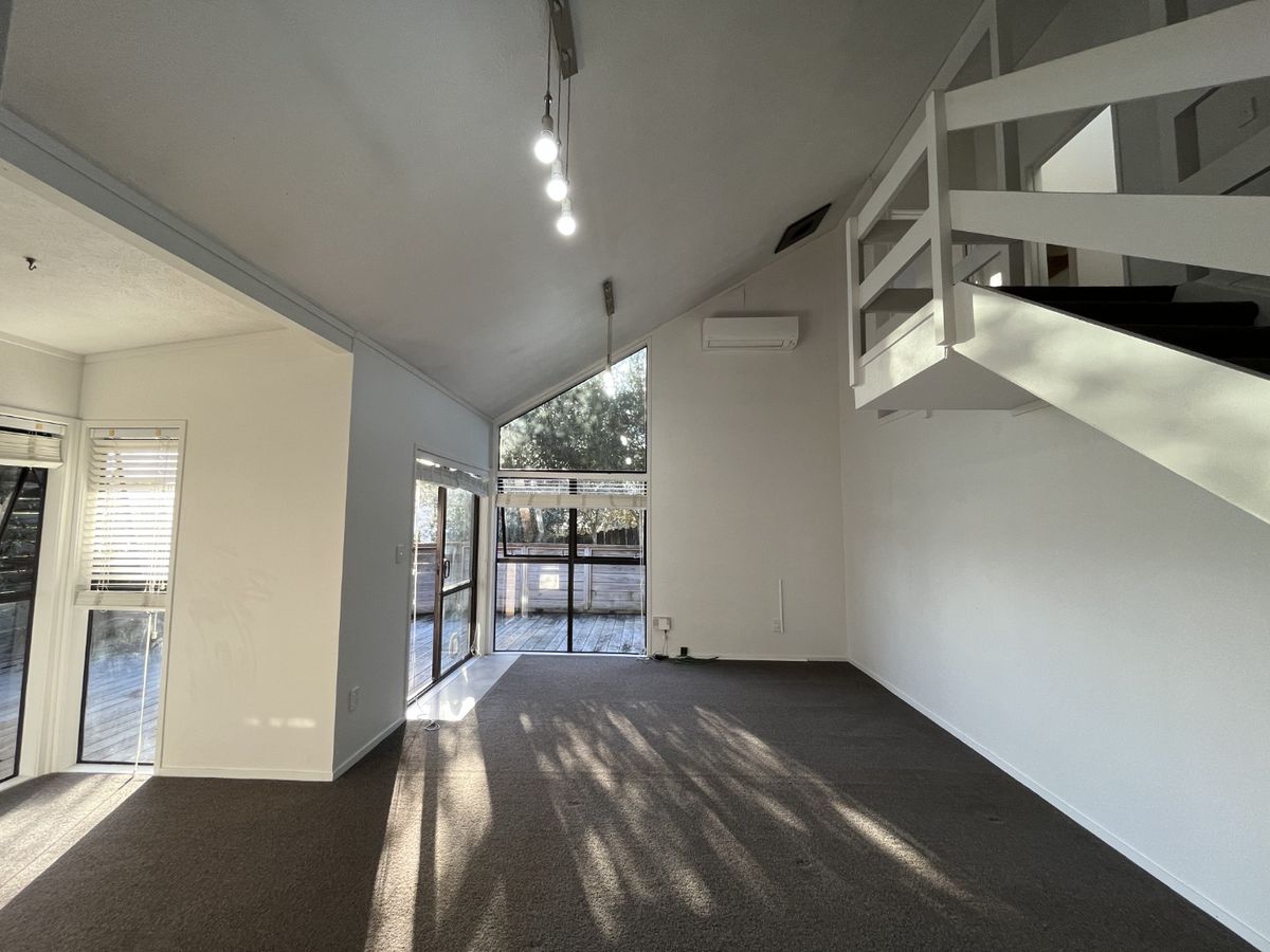 For rent, 3 beds + study room 1 bath house with 2 car parks, Available now, 26 Orinda Close, Botany Downs, Auckland