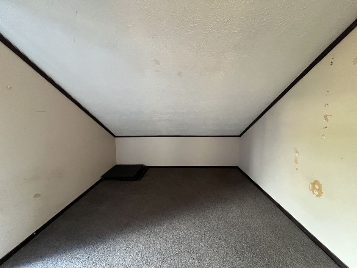 For rent, 3 beds + study room 1 bath house with 2 car parks, Available now, 26 Orinda Close, Botany Downs, Auckland