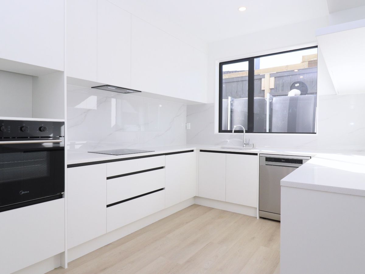For rent, Macleans Zone, Brandnew 4 beds 2 baths townhouse with garage, Available Now, 303B Bucklands Beach Road, Bucklands Beach, Auckland