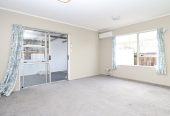 For rent, Renovated 4 beds 2 baths house with 3 car parks, Additional self-contained 1 bed 1 bath at the rear , Available Now, 130B Mount Wellington Highway, Mount Wellington, Auckland