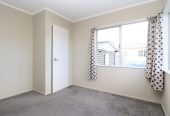 For rent, Renovated 4 beds 2 baths house with 3 car parks, Additional self-contained 1 bed 1 bath at the rear , Available Now, 130B Mount Wellington Highway, Mount Wellington, Auckland